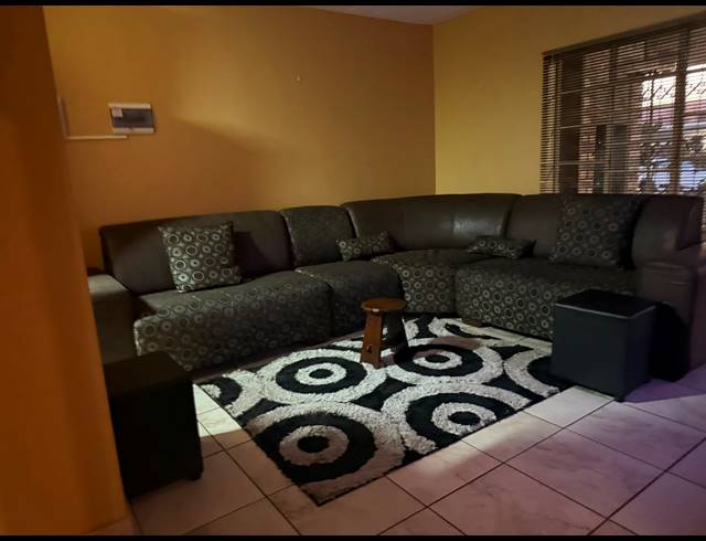 2 BEDROOM APARTMENT FOR SALE IN WATERVAL EAST